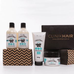 Kit com a linha completa dos produtos Cabelo D'Novo. Exclusivo e perfeito para atender todas as necessidades do seu Mega Hair, extensão ou Prótese Capilar! Por meio de ingredientes naturais, como os potentes ativos de ceramidas, extrato de buriti & extrato de linhaça dourada.